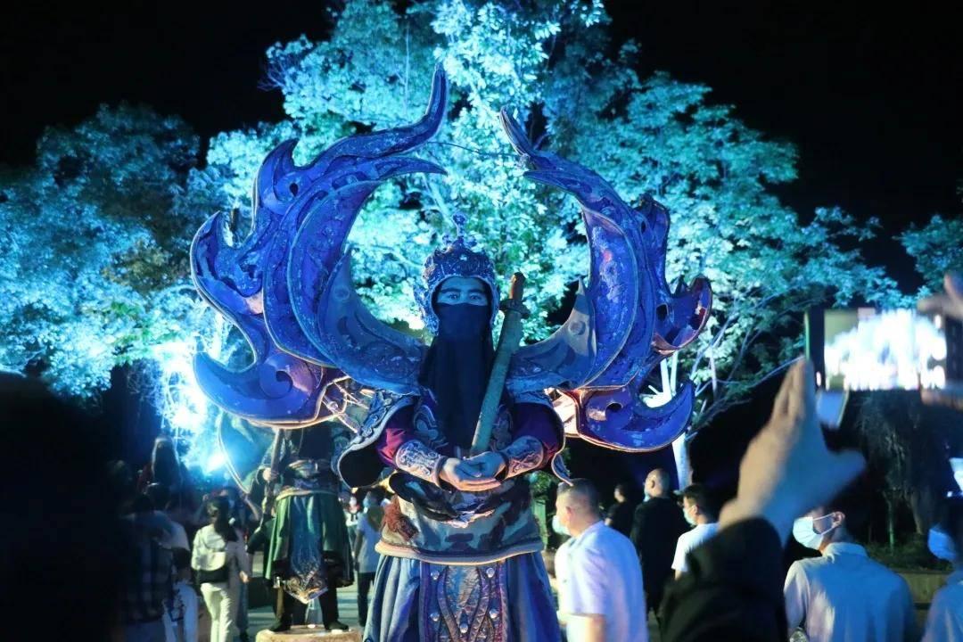看来我个啃老族还是得去社会再试一次？游戏画面